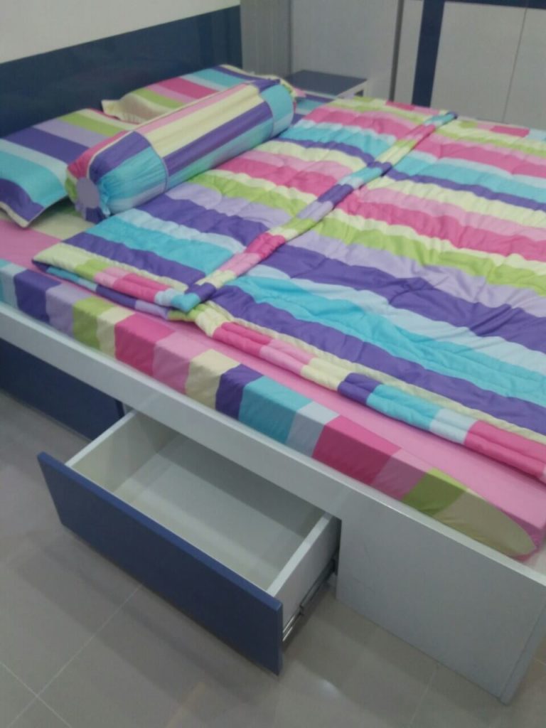giường màu xanh đẹp